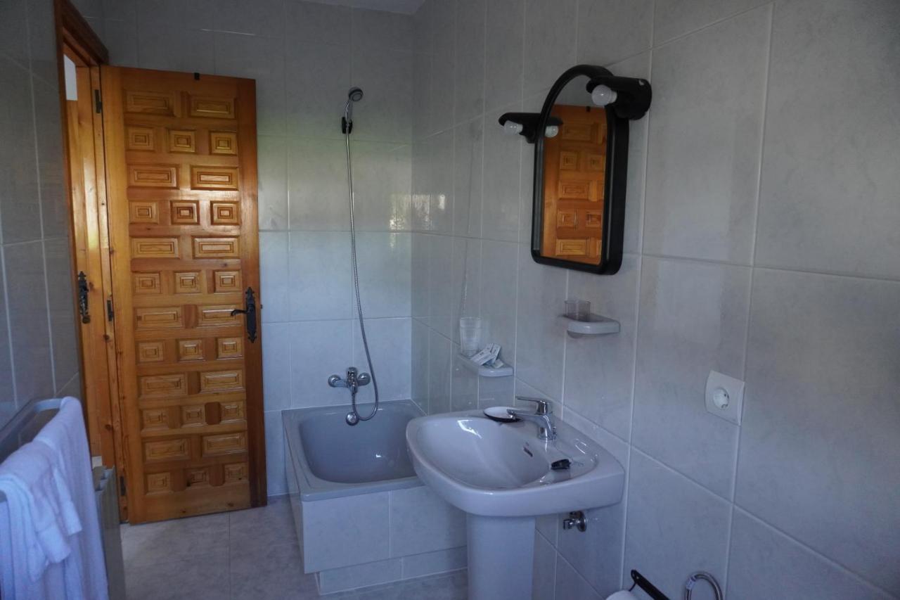 Hostal La Biela 43 Галисано Екстериор снимка